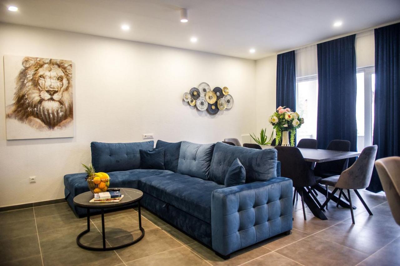 Apartment Lux Elba Kastela Exterior photo