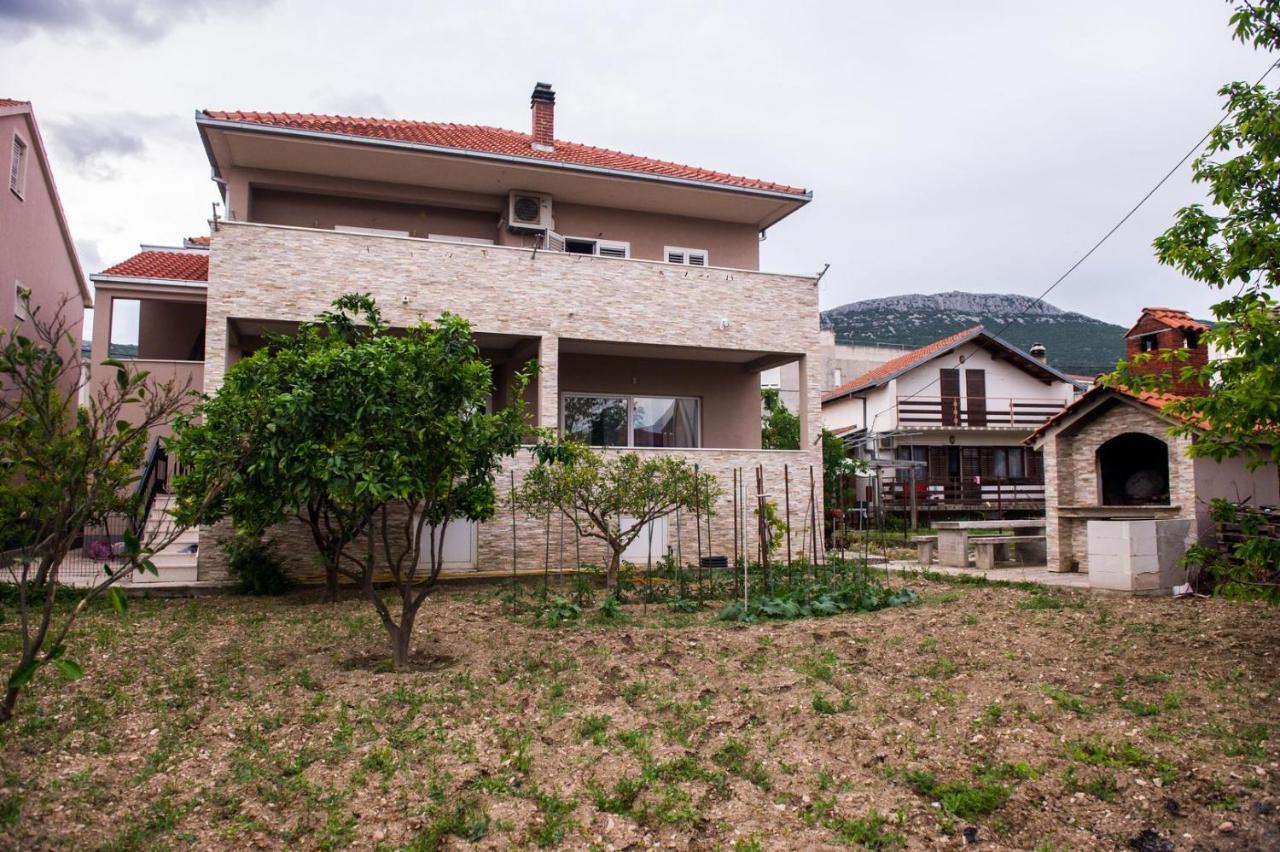 Apartment Lux Elba Kastela Exterior photo