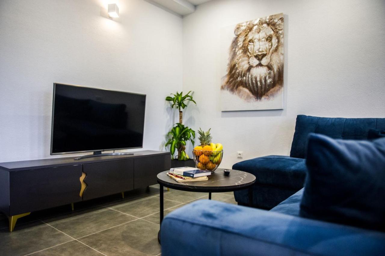 Apartment Lux Elba Kastela Exterior photo