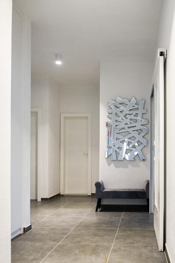 Apartment Lux Elba Kastela Exterior photo